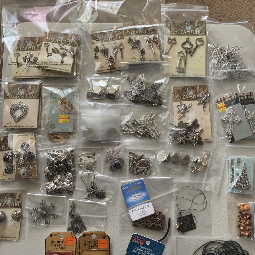 Steampunk Mixed lot Jewelry Charms Pendants DIY